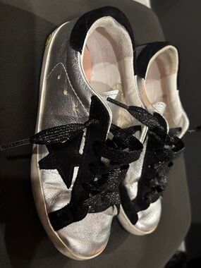 Golden Goose Kids Silver Sneakers with Black Star. AUTHENTIC GOLDEN GOOSE.